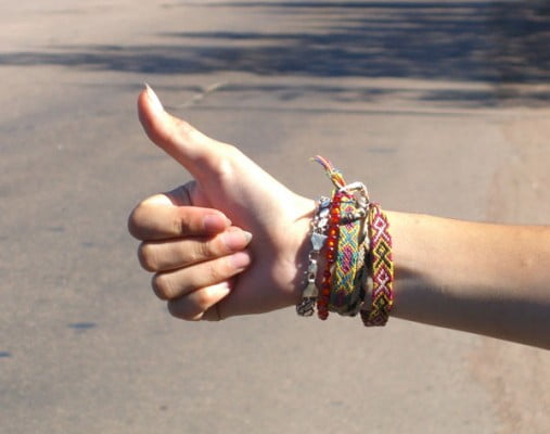 Hitchhiker's_gesture