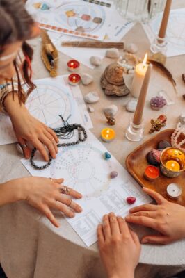 L'influence secrète des signes astrologiques "maléfiques" dans les pratiques ésotériques