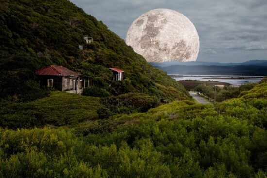 Micro Lune Rose d’avril 2025 : Révélez son puissant impact sur vos pratiques ésotériques 🌕✨