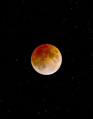 Éclipse lunaire en Poissons du 28 août 2026 : la fin d’un karma, le début du courage