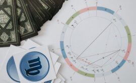 Saturne rétrograde en Bélier : le Tarot et votre thème natal pour enfin lâcher prise en août 2026